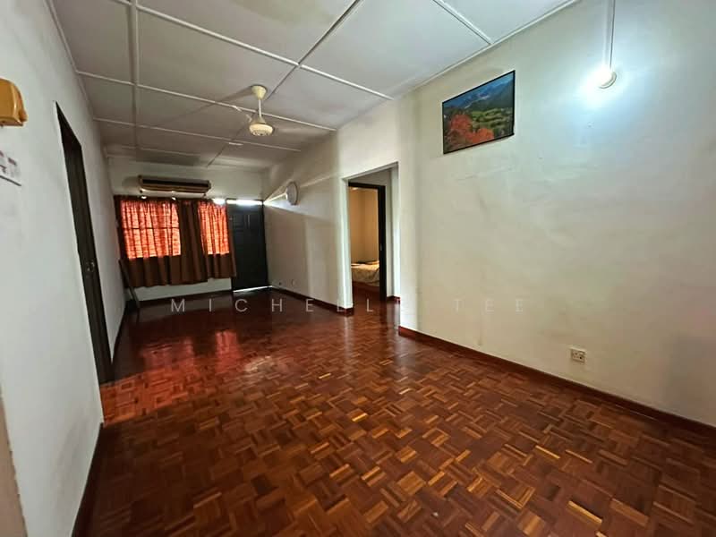 Rumah Berkembar untuk Dijual di Taman Gembira (Klang) - Michelle Tee - Living Room - PropertyGuru.com.my