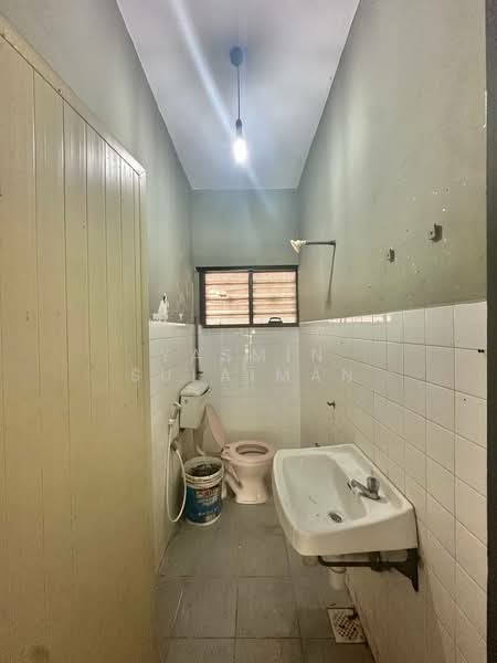 2-storey Terraced House for Sale in Taman Seraya (Ampang) - Yasmin Sulaiman - Bathroom - PropertyGuru.com.my