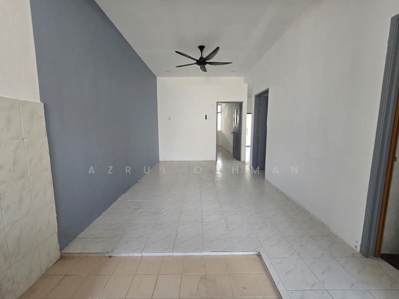 1-storey Terraced House for Sale in Port Dickson (Negeri Sembilan) - Azrul Othman - Living Room - PropertyGuru.com.my