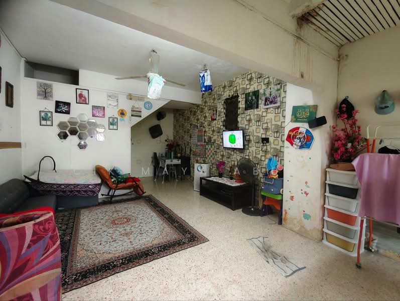 Rumah Teres 2 Tingkat untuk Dijual di Gombak (Selangor) - Cik Maya Abdul - Living Room - PropertyGuru.com.my