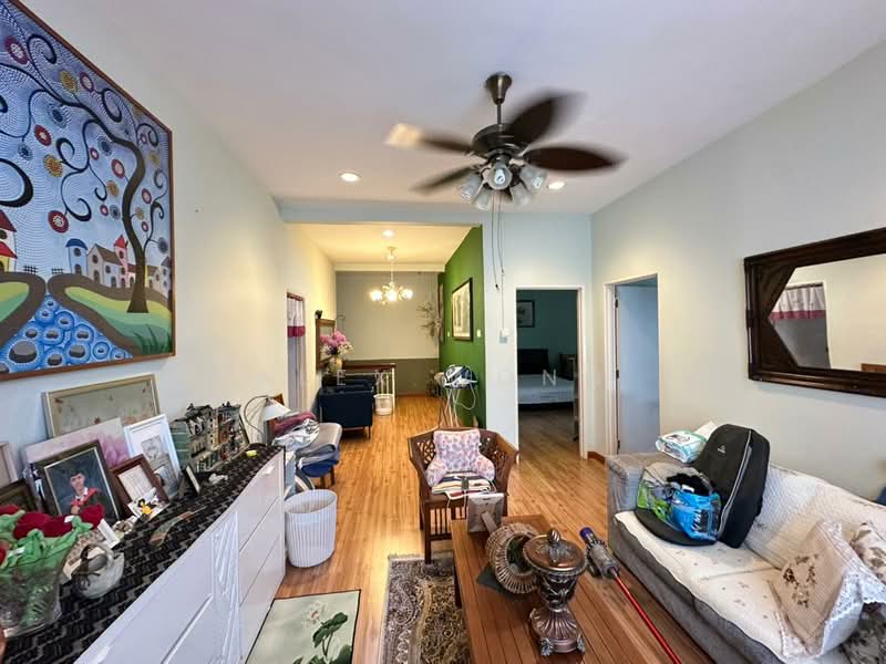 Rumah Berkembar untuk Dijual di Shah Alam (Selangor) - Alex Wong - Living Room - PropertyGuru.com.my