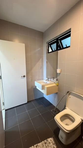 Service Residence for Rent at Meridin Suites @ The Meridin - Chun Yang - Bathroom - PropertyGuru.com.my