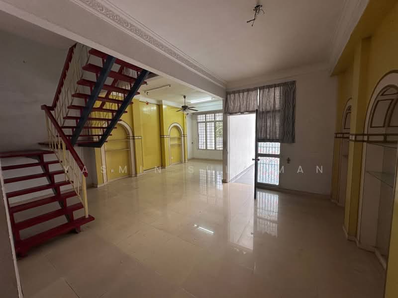 2-storey Terraced House for Sale in Ampang Jaya (Ampang) - Yasmin Sulaiman - Living Room - PropertyGuru.com.my