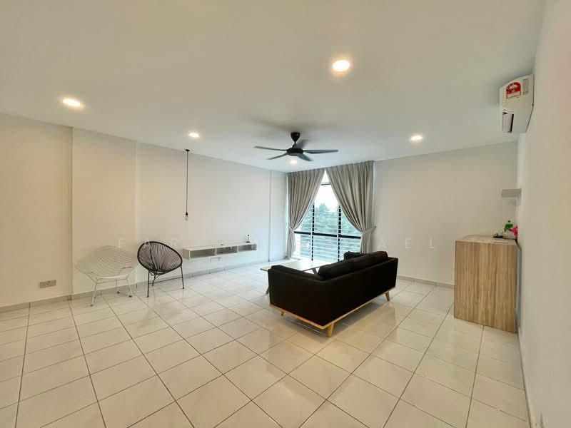 2.5-storey Terraced House for Sale in Taman Tasik Prima (Puchong) - Farhan Rafael - Living Room - PropertyGuru.com.my