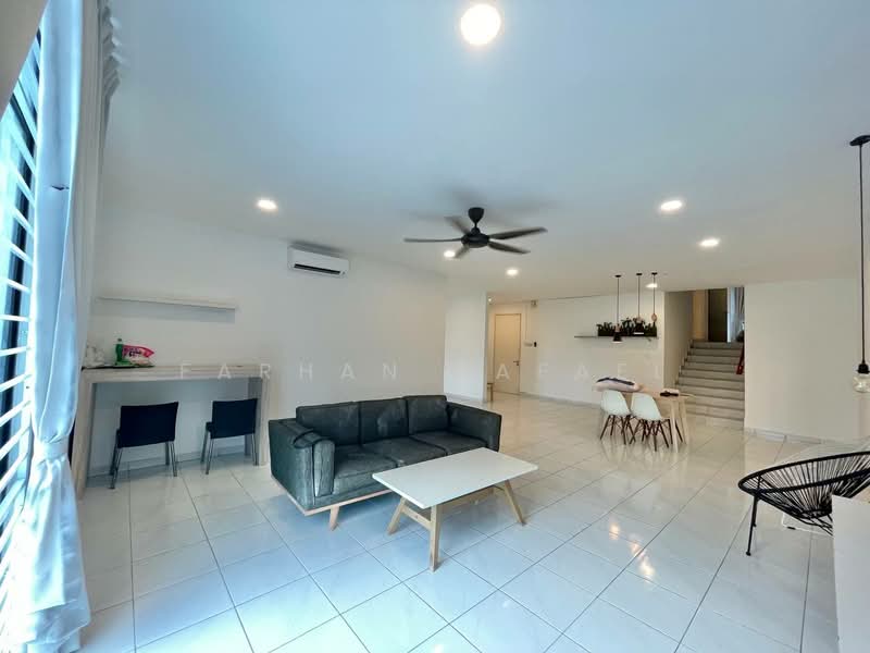 2.5-storey Terraced House for Sale in Taman Tasik Prima (Puchong) - Farhan Rafael - Living Room - PropertyGuru.com.my
