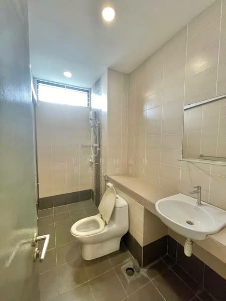 2.5-storey Terraced House for Sale in Taman Tasik Prima (Puchong) - Farhan Rafael - Bathroom - PropertyGuru.com.my
