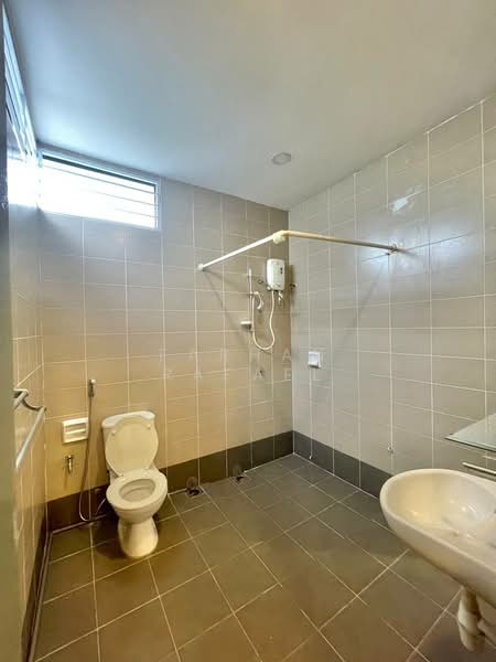 2.5-storey Terraced House for Sale in Taman Tasik Prima (Puchong) - Farhan Rafael - Bathroom - PropertyGuru.com.my
