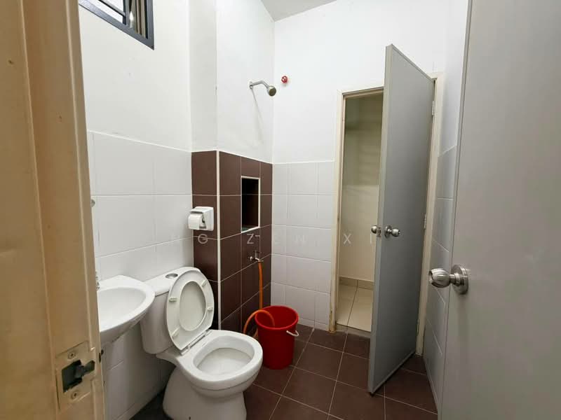 Rumah Teres untuk Disewa di Taman Mutiara Rini (Skudai) - NG ZEN XI - Bathroom - PropertyGuru.com.my