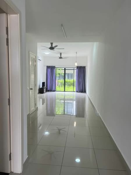 2-storey Terraced House for Rent in Bandar Rimbayu (Telok Panglima Garang) - Elyn Soo - Living Room - PropertyGuru.com.my