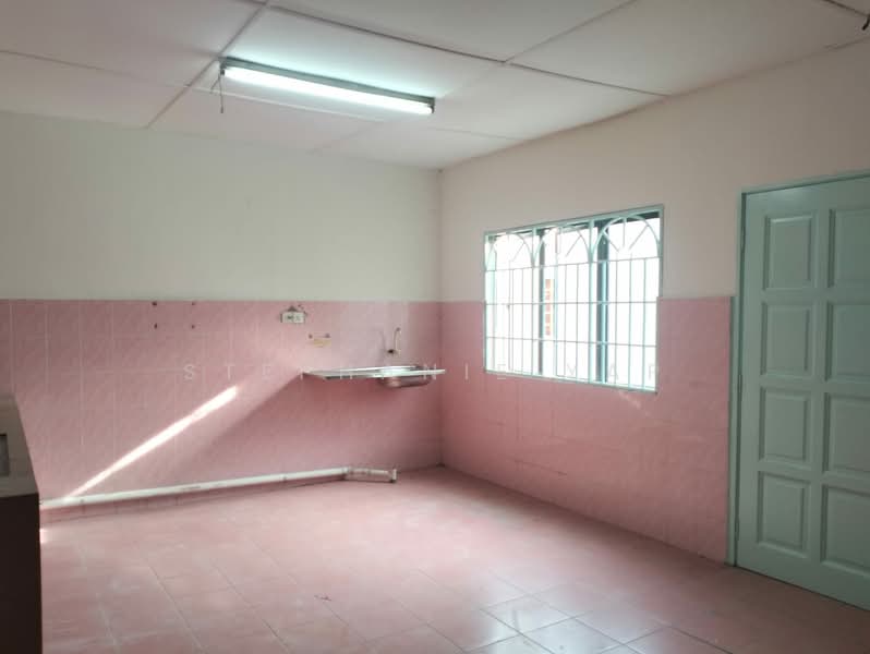 Rumah Teres 2 Tingkat untuk Dijual di Taman Desawan (Klang) - Stephanie Yap - Kitchen - PropertyGuru.com.my
