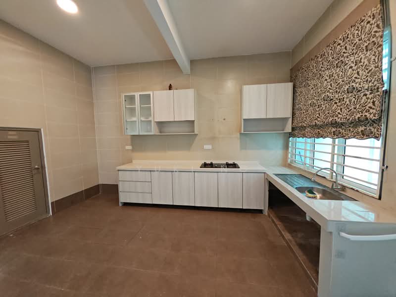 2-storey Terraced House for Sale in Bandar Tun Hussein Onn (Cheras) - Yuki Ng - Kitchen - PropertyGuru.com.my