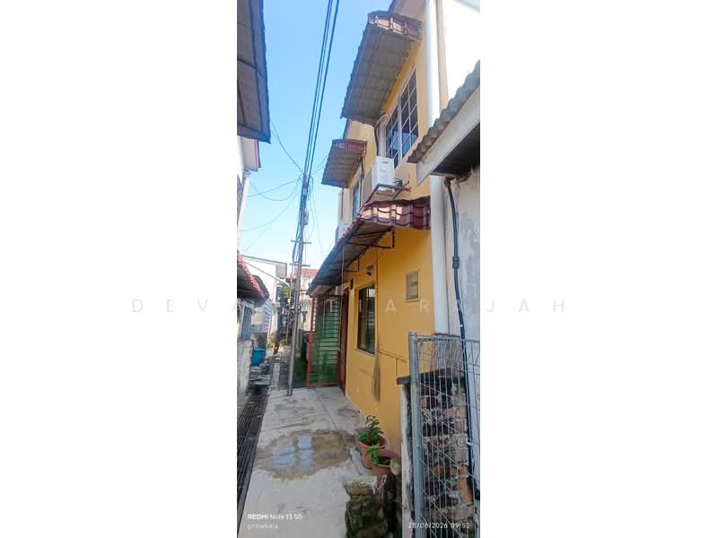 Rumah Teres 2-Tingkat untuk Dijual di Taman Koperasi Polis (Batu Caves) - Devan Tiarajah - Exterior - PropertyGuru.com.my