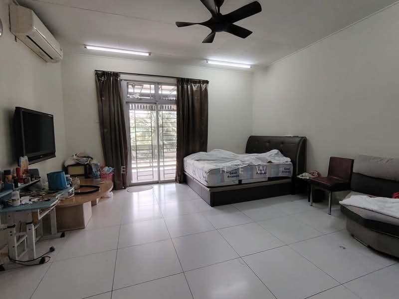 2-storey Terraced House for Sale in Taman Kempas Indah (Tebrau) - Ellin Hew - Bedroom - PropertyGuru.com.my