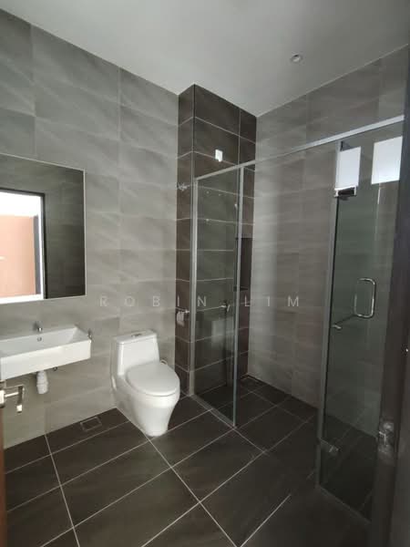 Link Bungalow for Sale in Taman Daya (Johor Bahru) - Robin Lim - Bathroom - PropertyGuru.com.my
