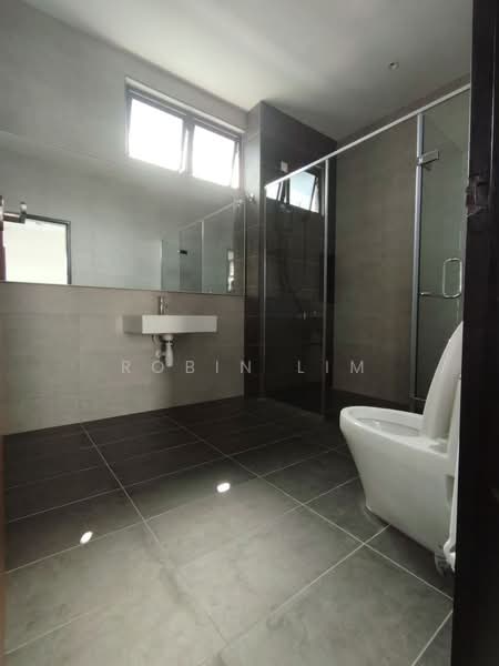 Link Bungalow for Sale in Taman Daya (Johor Bahru) - Robin Lim - Bathroom - PropertyGuru.com.my