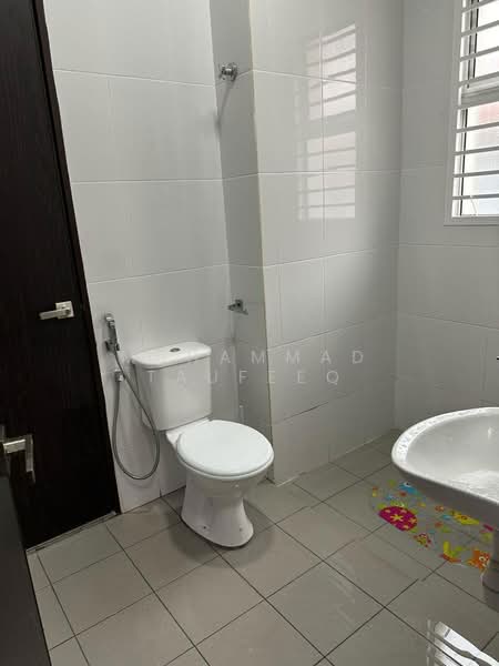 Rumah Teres 2 Tingkat untuk Disewa di Kota Bayuemas (Klang) - Muhammad Taufeeq - Bathroom - PropertyGuru.com.my
