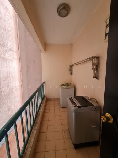 Kondominium untuk Disewa di Marina Court Resort Condominium - Kim Fuen Chin - Balcony - PropertyGuru.com.my