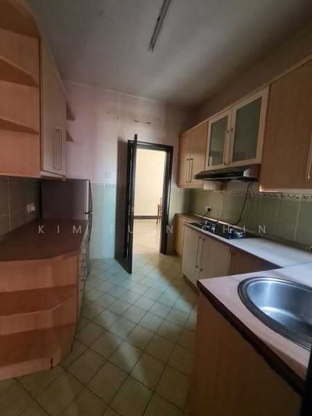 Kondominium untuk Disewa di Marina Court Resort Condominium - Kim Fuen Chin - Kitchen - PropertyGuru.com.my