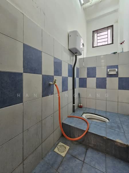 Shop for Sale in Taman Nusa Bestari (Iskandar Puteri (Nusajaya)) - Han Yong Ang - Bathroom - PropertyGuru.com.my