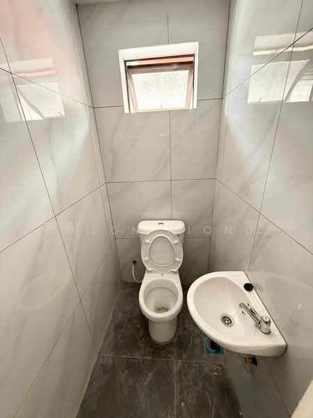 Rumah Teres 2 Tingkat untuk Dijual di Taman Johor Jaya (Johor Bahru) - Anson Hiong - Bathroom - PropertyGuru.com.my