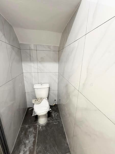 Rumah Teres 2 Tingkat untuk Dijual di Taman Johor Jaya (Johor Bahru) - Anson Hiong - Bathroom - PropertyGuru.com.my