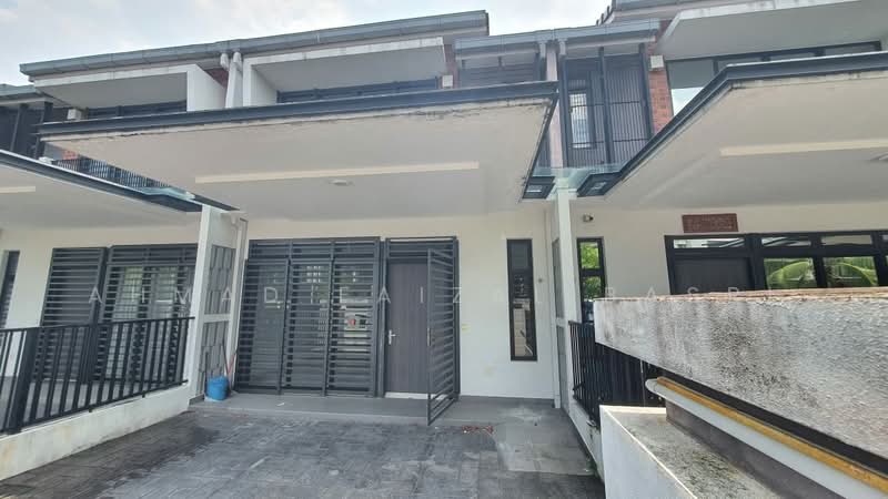 2-storey Terraced House for Sale in Shah Alam (Selangor) - Ahmad Faizal Basri - Exterior - PropertyGuru.com.my