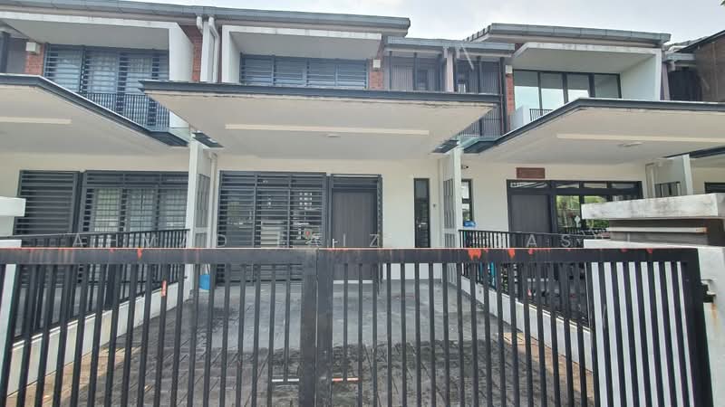 2-storey Terraced House for Sale in Shah Alam (Selangor) - Ahmad Faizal Basri - Exterior - PropertyGuru.com.my