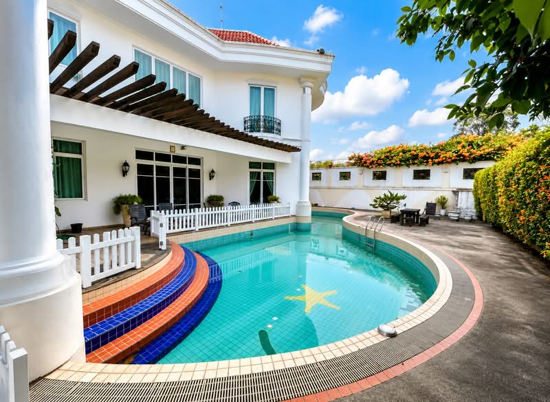 Rumah Banglo untuk Dijual di Taman Stulang Laut (Johor Bahru) - Zoe Lee - PropertyGuru.com.my