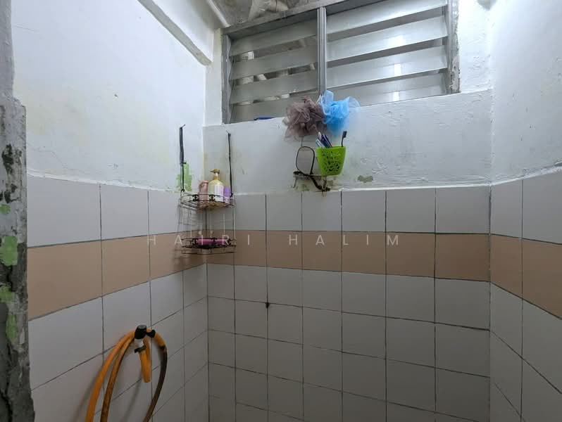 Flat for Sale at Pangsapuri Sri Meranti - Hairi Halim - PropertyGuru.com.my