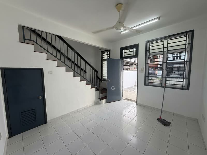 2-storey Terraced House for Rent in Mutiara Rini (Skudai) - Jade Gan - Living Room - PropertyGuru.com.my