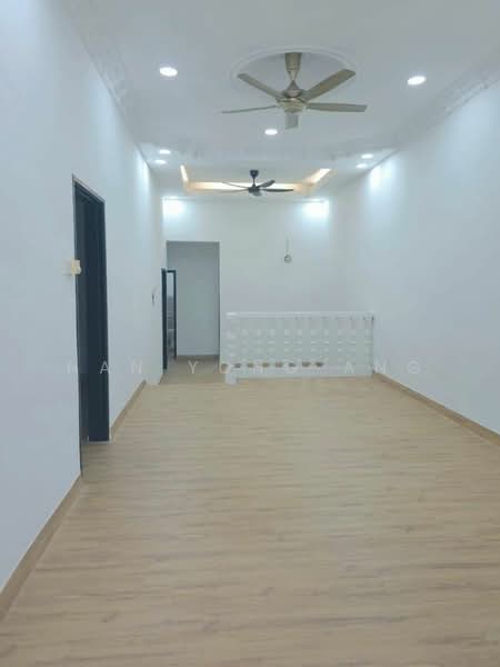Rumah Teres 1 Tingkat untuk Dijual di Taman Rinting (Masai) - Han Yong Ang - Interior - PropertyGuru.com.my