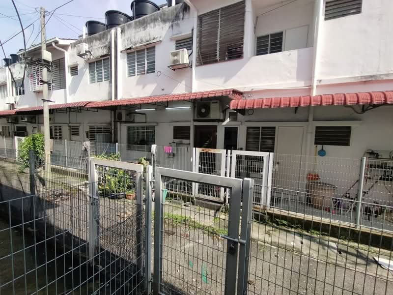 Townhouse for Sale in Bandar Saujana Putra (Tanjong Duabelas) - Hairi Halim - PropertyGuru.com.my