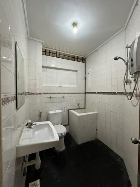 Rumah Berkembar untuk Disewa di SS14 (Subang Jaya) - Jacqueline Chuah - Bathroom - PropertyGuru.com.my