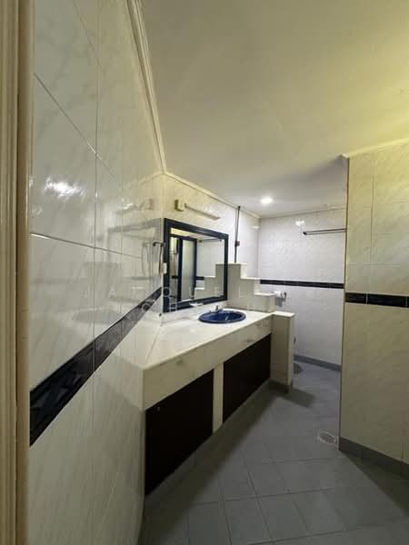 Rumah Berkembar untuk Disewa di SS14 (Subang Jaya) - Jacqueline Chuah - Bathroom - PropertyGuru.com.my