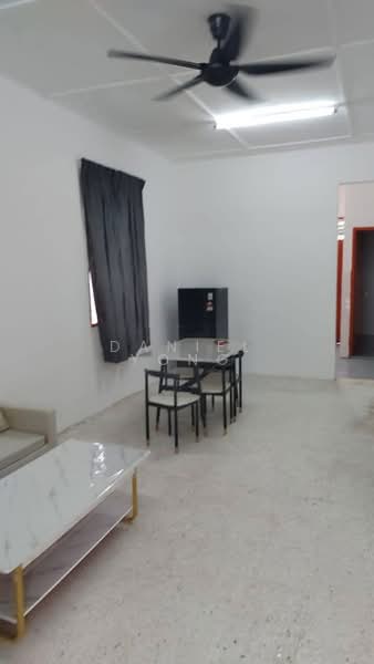 1-storey Terraced House for Rent in Taman Johor Jaya (Johor Bahru) - Daniel Yong - Living Room - PropertyGuru.com.my
