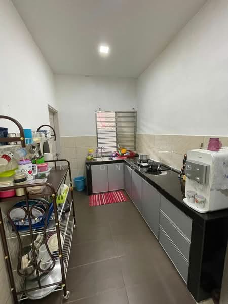 1-storey Terraced House for Sale in Taman Perling (Perling) - Han Yong Ang - Kitchen - PropertyGuru.com.my