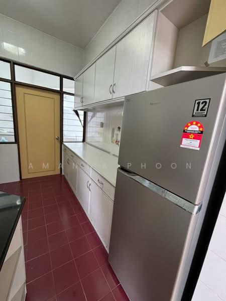 Condominium for Rent at Marina Tower (Ratu Mutiara) - Amanda Phoon - Kitchen - PropertyGuru.com.my