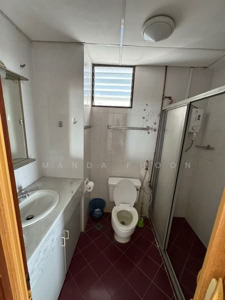 Condominium for Rent at Marina Tower (Ratu Mutiara) - Amanda Phoon - Bathroom - PropertyGuru.com.my