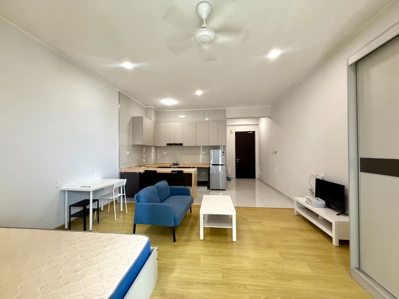Condominium for Sale at Amberside @ Country Garden Danga Bay - Jiin Chai Lee - Living Room - PropertyGuru.com.my