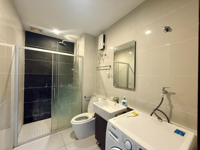 Condominium for Sale at Amberside @ Country Garden Danga Bay - Jiin Chai Lee - Bathroom - PropertyGuru.com.my