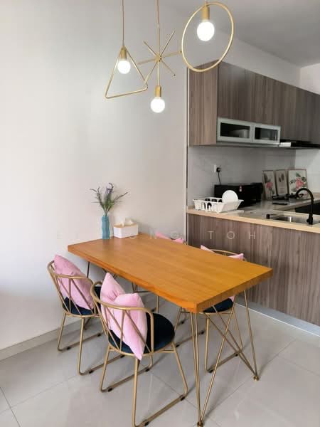 Service Residence for Sale at Country Garden Central Park - Ee Fong Toh - Dining Room - PropertyGuru.com.my
