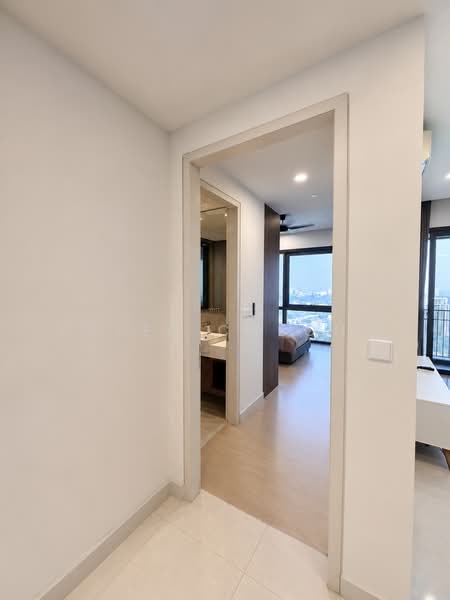 Servis Apartment untuk Disewa di ViiA Residences - Peter Cheong - Corridor - PropertyGuru.com.my