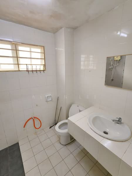 2-storey Terraced House for Sale in Shah Alam (Selangor) - Alwin Lee - Bathroom - PropertyGuru.com.my