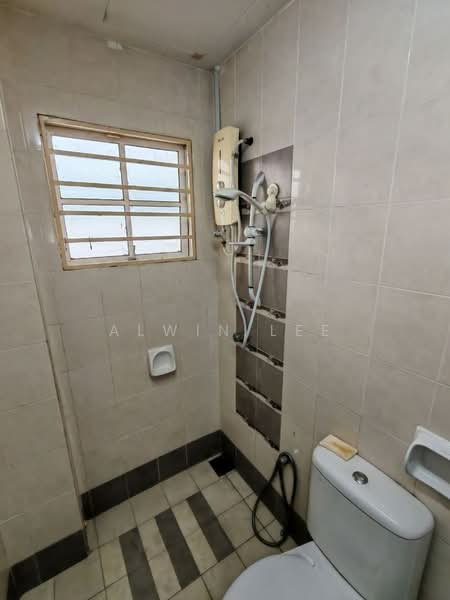 2-storey Terraced House for Sale in Shah Alam (Selangor) - Alwin Lee - Bathroom - PropertyGuru.com.my