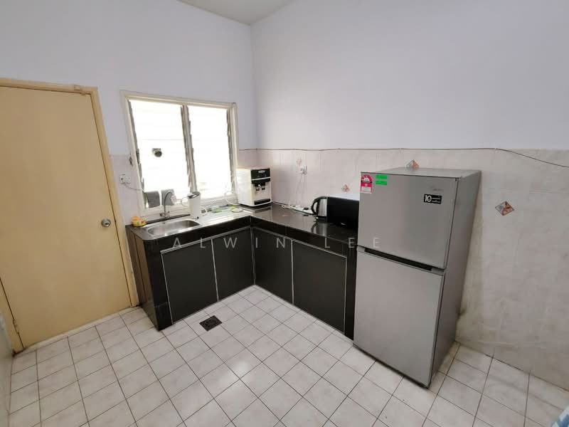 2-storey Terraced House for Sale in Shah Alam (Selangor) - Alwin Lee - Kitchen - PropertyGuru.com.my