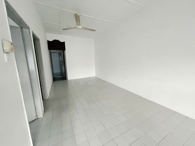 1-storey Terraced House for Sale in Taman Johor Jaya (Johor Bahru) - JAN AU - Interior - PropertyGuru.com.my