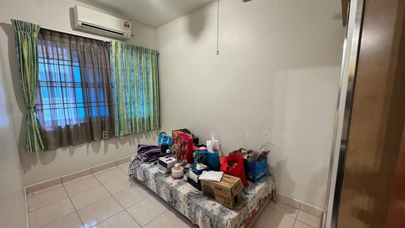 1.5-storey Terraced House for Sale in Taman Gaya (Ulu Tiram) - Ee Fong Toh - Bedroom - PropertyGuru.com.my