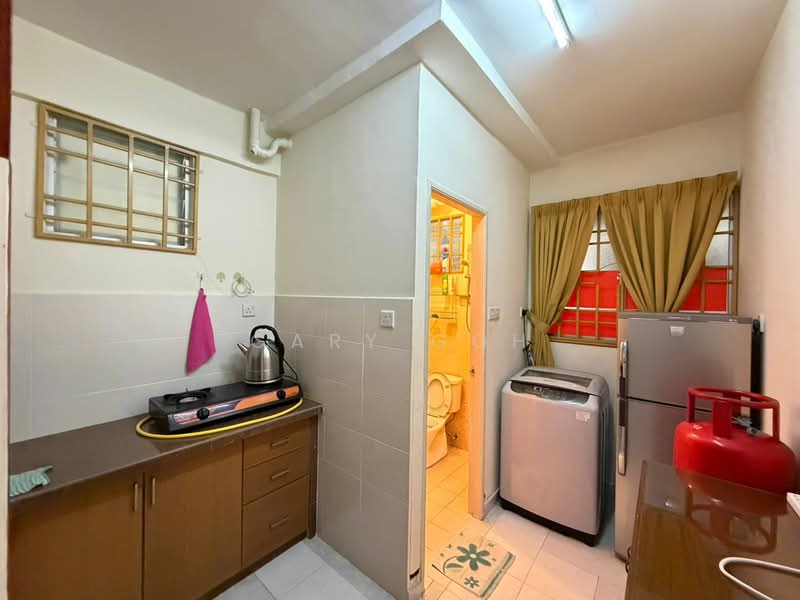 Apartment for Sale at Relau Vista Apartment - Gary Goh - Kitchen - PropertyGuru.com.my