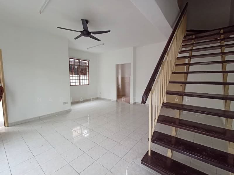 Rumah Kluster untuk Disewa di Bandar Puncak Alam (Puncak Alam) - Nadiah Abdullah - Living Room - PropertyGuru.com.my