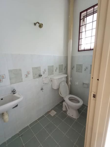 Rumah Kluster untuk Disewa di Bandar Puncak Alam (Puncak Alam) - Nadiah Abdullah - Bathroom - PropertyGuru.com.my